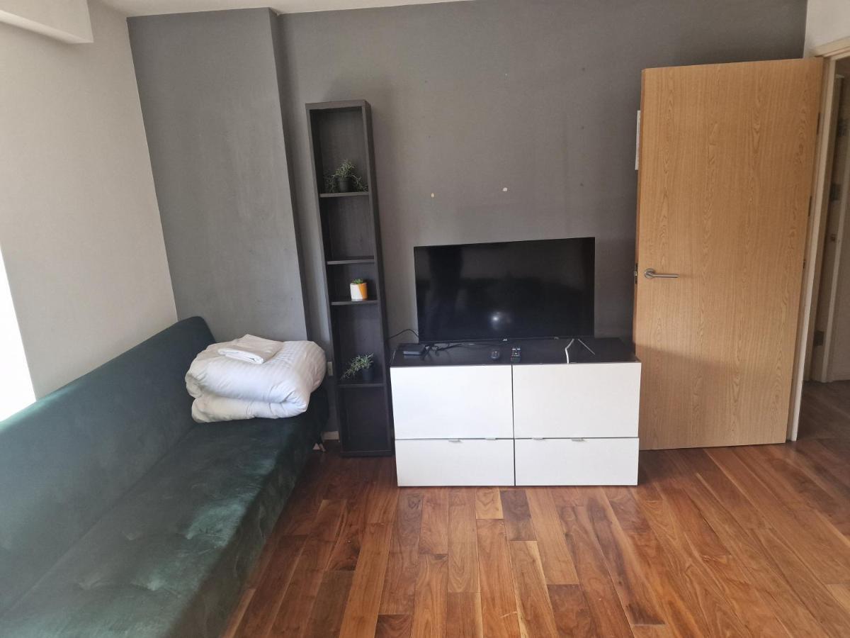 Immaculate 1-Bed Apartment In London Eksteriør bilde