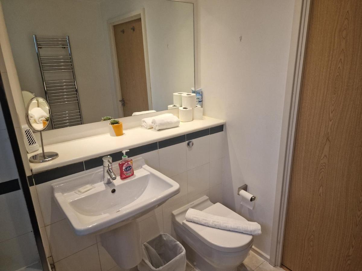 Immaculate 1-Bed Apartment In London Eksteriør bilde
